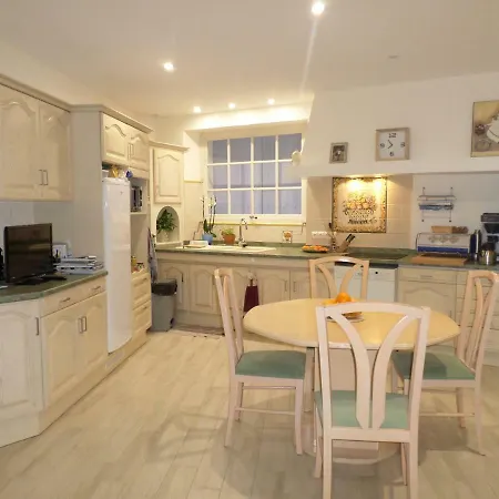 Moulin De L'abbesse ベッド・アンド・ブレックファスト 3*